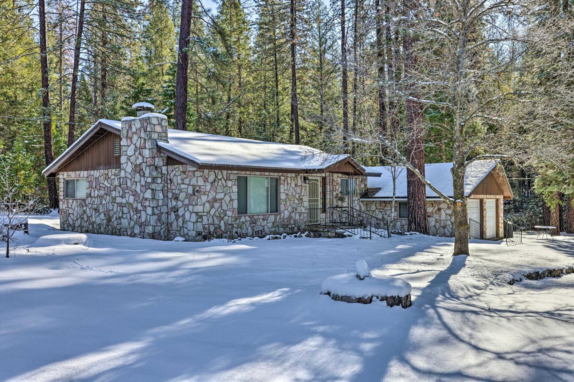Riverfront Home Near Yosemite National Park! Гровленд Екстер'єр фото