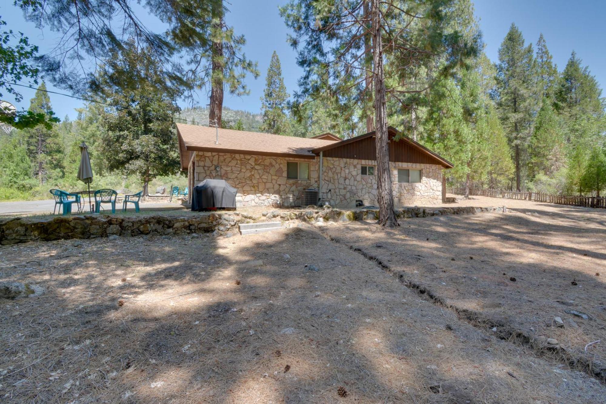 Riverfront Home Near Yosemite National Park! Гровленд Екстер'єр фото